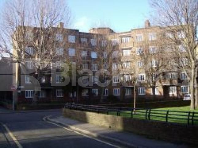 			2 Bedroom, 1 bath, 1 reception Flat			 Boughton House, Tennis Street